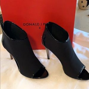 Donald J Pliner Women’s Dress Sandals